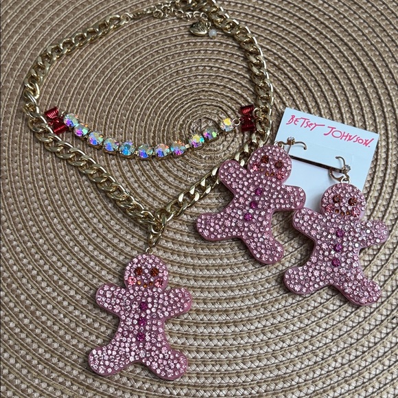 BLACK FRIDAY Betsey Johnson Pink Glitter Gingerbread  Necklace & EARRINGS SET - Picture 7 of 8
